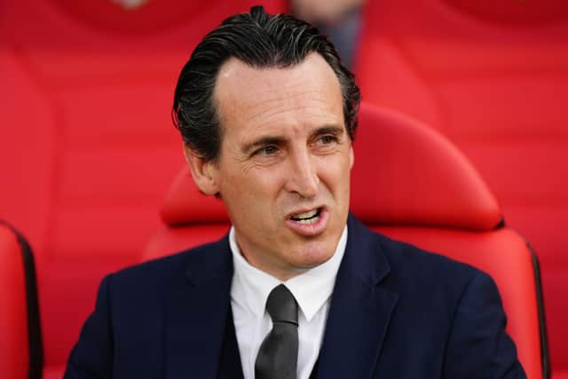 MADRID, SPAIN - MAY 12: Unai Emery, Head Coach of Villarreal CF looks on prior to the La Liga Santander match between Rayo Vallecano and Villarreal CF at Campo de Futbol de Vallecas on May 12, 2022 in Madrid, Spain. (Photo by Angel Martinez/Getty Images)