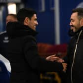 Arsenal manager Mikel Arteta and Brighton manager Roberto de Zerbi. The Gunners are reportedly interested in Albion striker Evan Ferguson. 