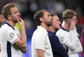 England captain Harry Kane (l) and coach Gareth Southgate