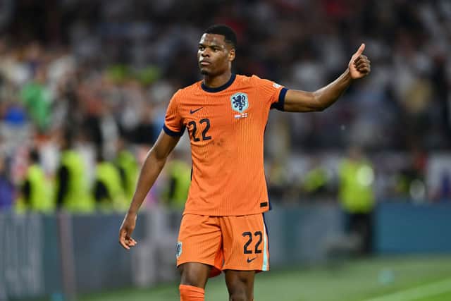 United are still on the lookout for another right-back and Dumfries looks like a more complete player than either Diogo Dalot or Aaron Wan-Bissaka.