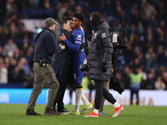 Josh Acheampong with former Chelsea manager Mauricio Pochettino. (Photo by Ryan Pierse/Getty Images)