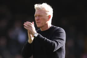 David Moyes, Manager of Everton, applauds the fans following the Premier League match between Everton FC and Manchester United FC at Goodison Park on February 22, 2025 in Liverpool, England. (Photo by Lewis Storey/Getty Images)