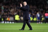 Ange Postecoglou acknowledges the Spurs fans following the team's defeat to Chelsea. (Photo by Ryan Pierse/Getty Images)